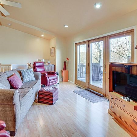 Deep Creek Lake Townhome With Deck And Water Views Oakland ภายนอก รูปภาพ