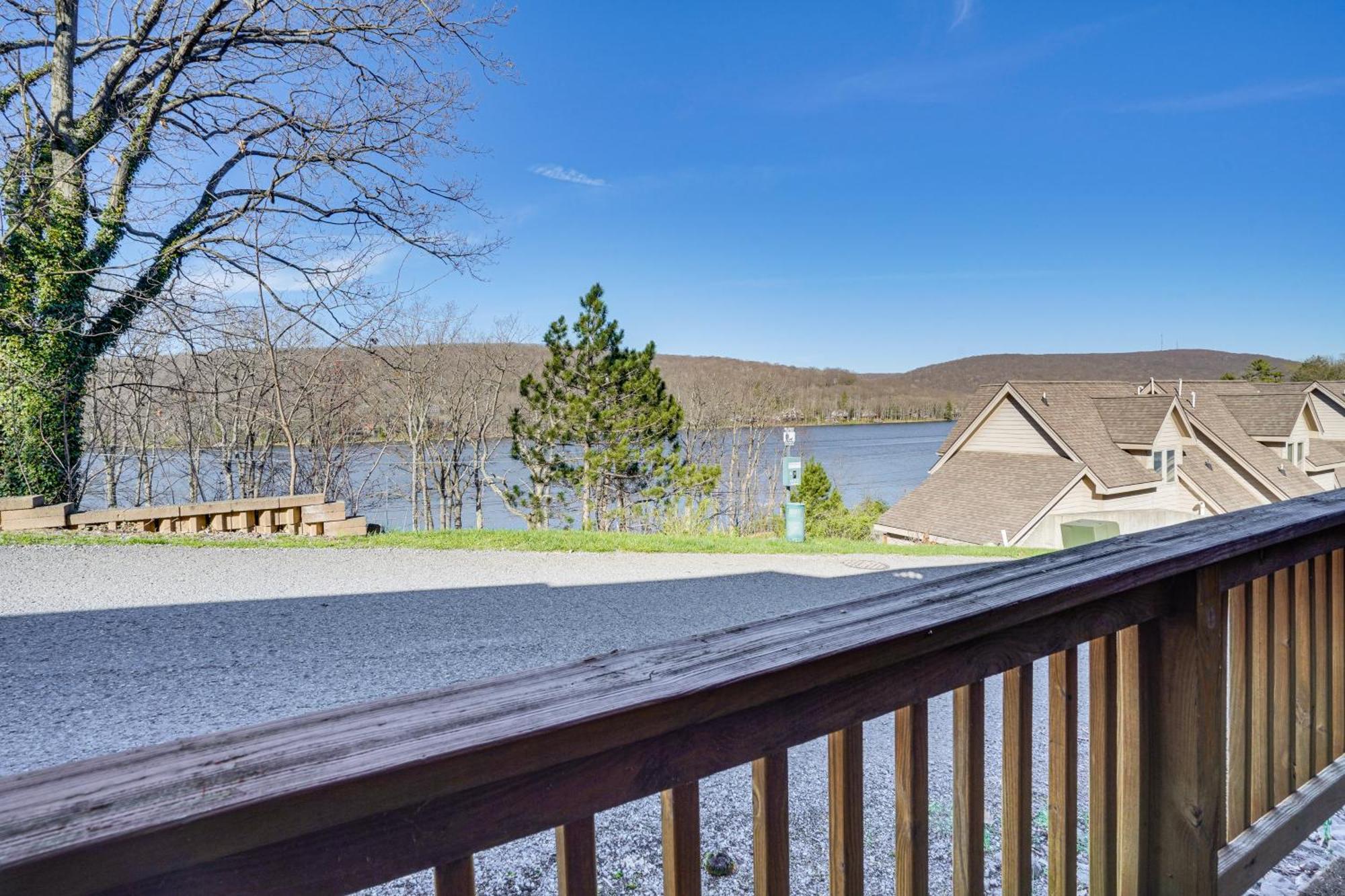 Deep Creek Lake Townhome With Deck And Water Views Oakland ภายนอก รูปภาพ