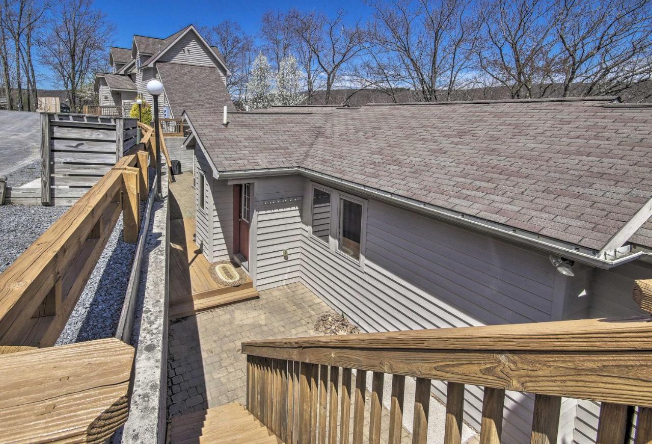 Deep Creek Lake Townhome With Deck And Water Views Oakland ภายนอก รูปภาพ