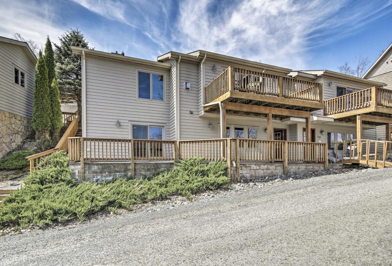 Deep Creek Lake Townhome With Deck And Water Views Oakland ภายนอก รูปภาพ