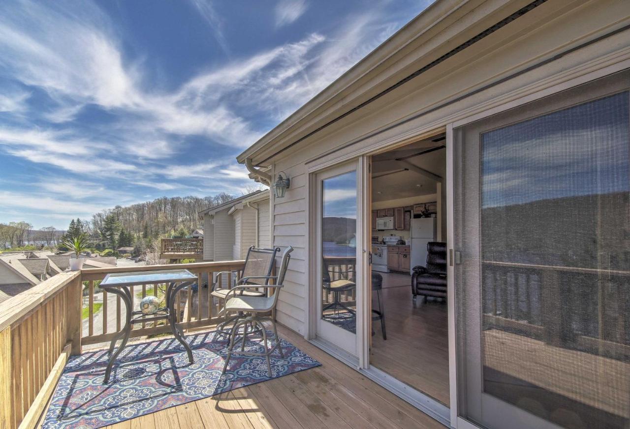 Deep Creek Lake Townhome With Deck And Water Views Oakland ภายนอก รูปภาพ